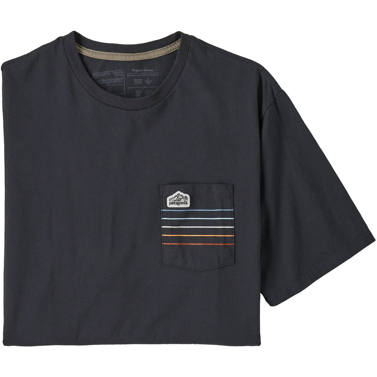 PATAGONIA M'S LINE LOGO RIDGE STRIPE ORGANIC POCKET T-SHIRT INK BLACK 23 6 PATAGONIA M'S LINE LOGO RIDGE STRIPE ORGANIC POCKET T-SHIRT INK BLACK 23 – Image 4
