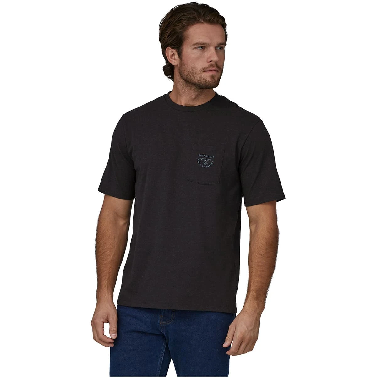 PATAGONIA M'S FORGE MARK CREST POCKET RESPONSIBILI- TEE INK BLACK 23 3 PATAGONIA M'S FORGE MARK CREST POCKET RESPONSIBILI- TEE INK BLACK 23